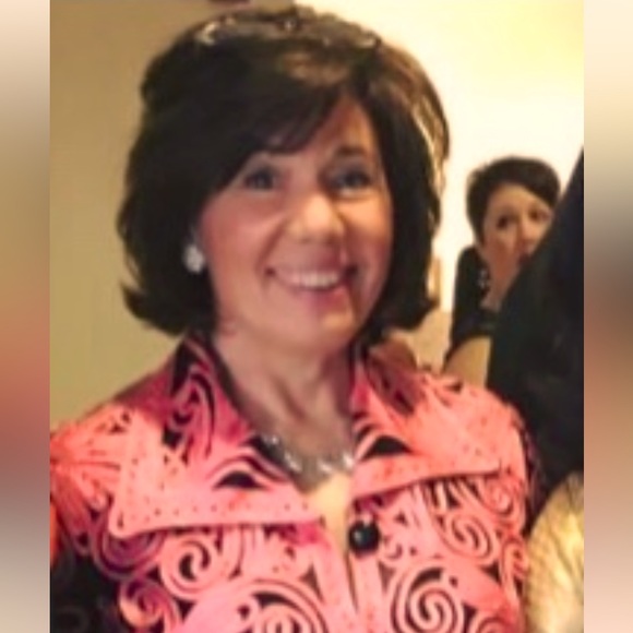 Meet your Posher, Pam - Picture 1 of 2